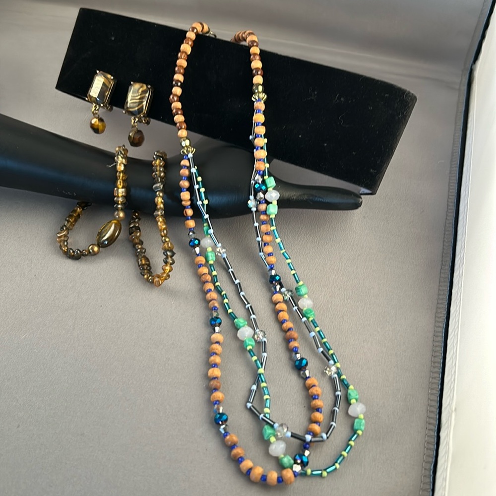 Necklace, bracelet, clip-on earrings